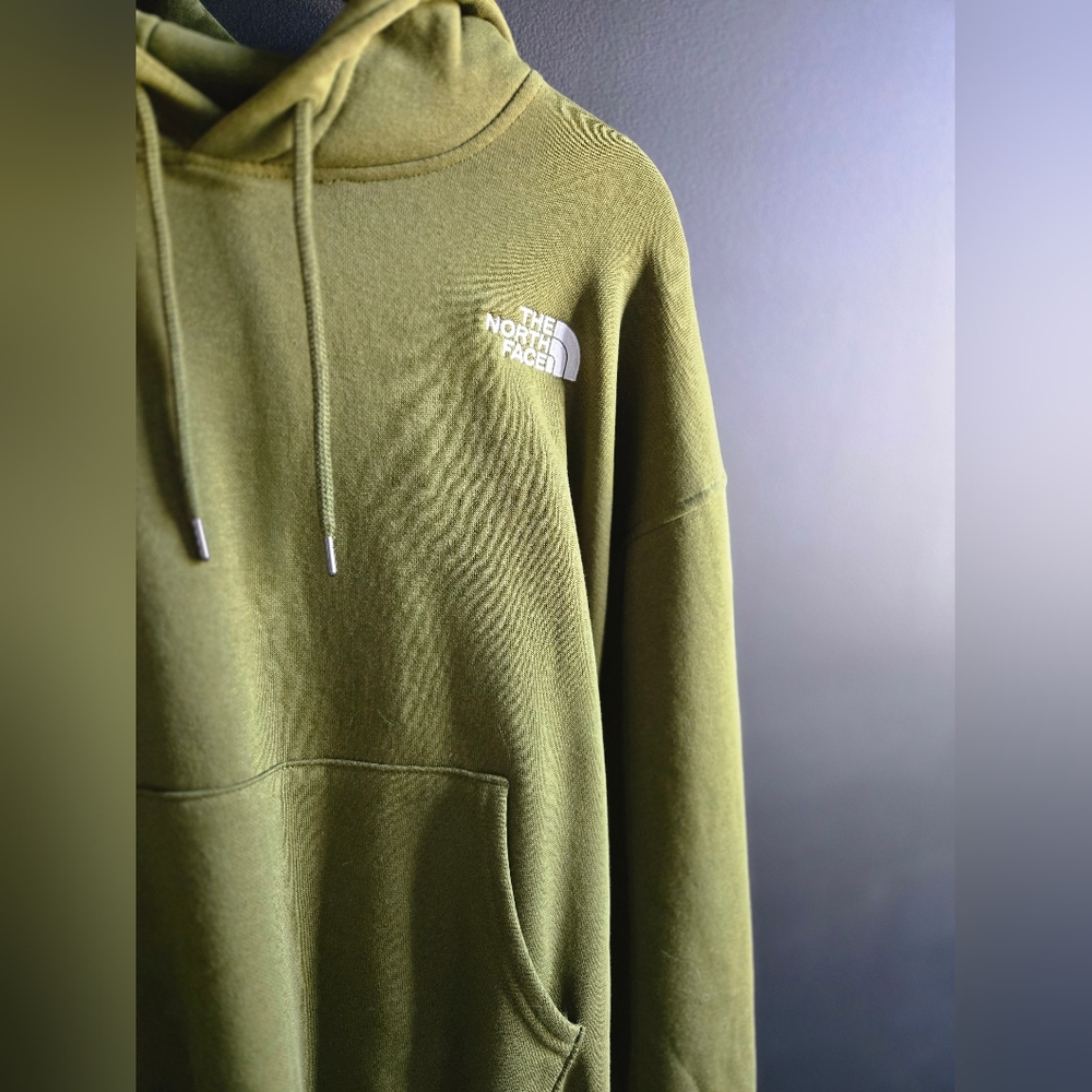 THE NORTH FACE | NWOT Green Hoodie Medium (Last Chance Before Donation)